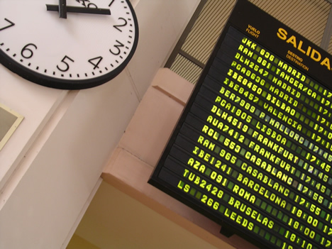 &copy;  AERTEC The Departures Board at the airport.