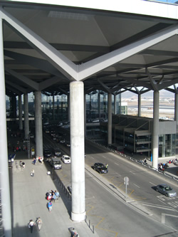 © AERTEC The drop off area at the airport © AERTEC The drop off area at the airport