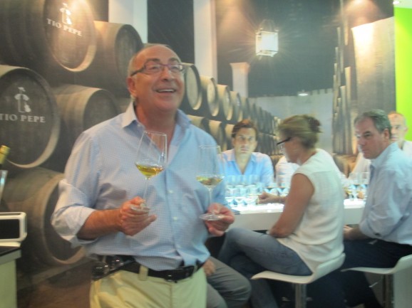 Antonio Flores Gonzalez Byass Antonio Flores speaking at the tasting