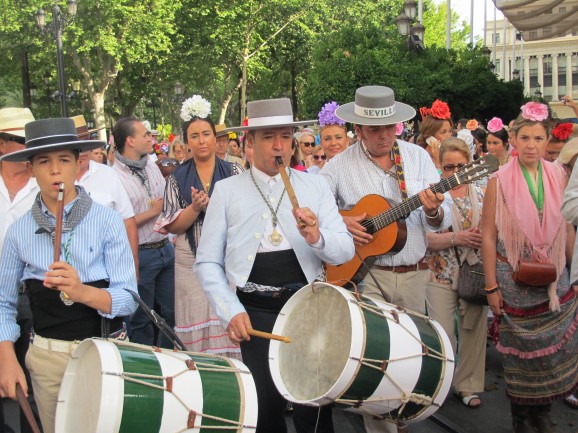 Groups of rocieros are always accompanied by drummers and pipers.