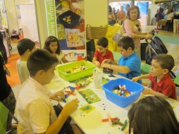 IMG_5600 Potato starch pellet table - squishy, easily stickable-together things, the kids loved them.