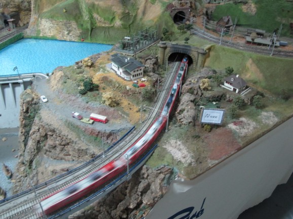Lake and dam, with one of the many tunnels. Lake and dam, with one of the many tunnels.