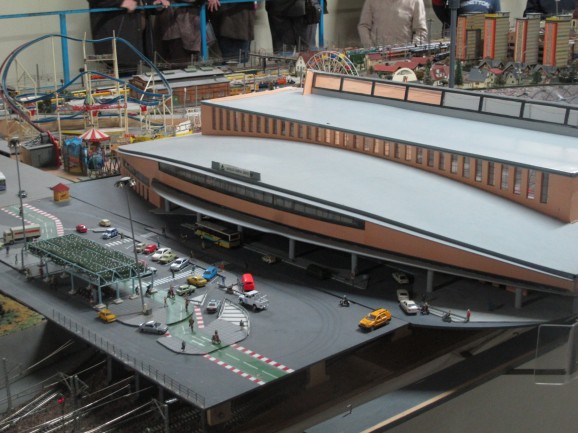 Amazing scale model of Santa Justa station. Amazing scale model of Santa Justa station.