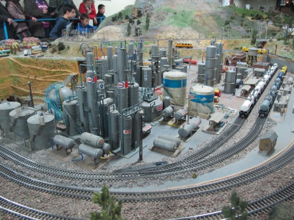 The oil refinery section of the spectacular ASAF model railway. The oil refinery section of the spectacular ASAF model railway.