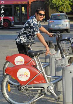 Enjoy Seville by bike! © Michelle Chaplow