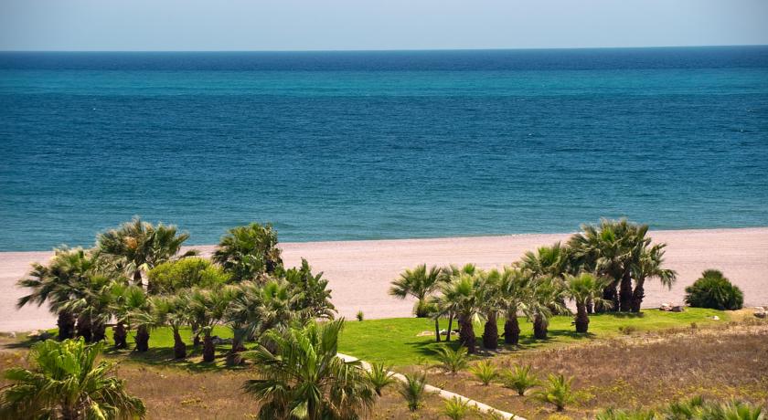 An Informative Guide To Beach Front Hotels On The Costa Tropical