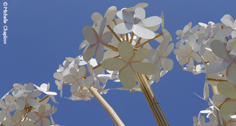 © Michelle Chaplow Giant biznagas welcoming folk to the feria © Michelle Chaplow Giant biznagas welcoming folk to the feria