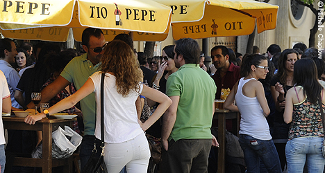 © Michelle Chaplow Open air bars in the Plaza de San Francisco, Sevilla © Michelle Chaplow Open air bars in the Plaza de San Francisco, Sevilla