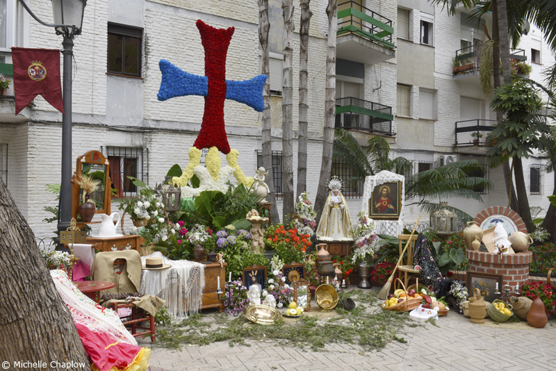 Plaza del Rocío, Esrepona May Crosses. Cruces de Mayo ©Michelle Chaplow Plaza del Rocío, Esrepona May Crosses. Cruces de Mayo ©Michelle Chaplow