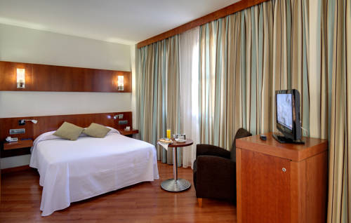 Modern interiors after a refurbishment in 2012. Modern interiors after a refurbishment in 2012.