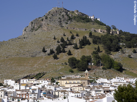 Archidona nestled in the foothills of the Sierra de Gracia © Michelle Chaplow Archidona nestled in the foothills of the Sierra de Gracia © Michelle Chaplow