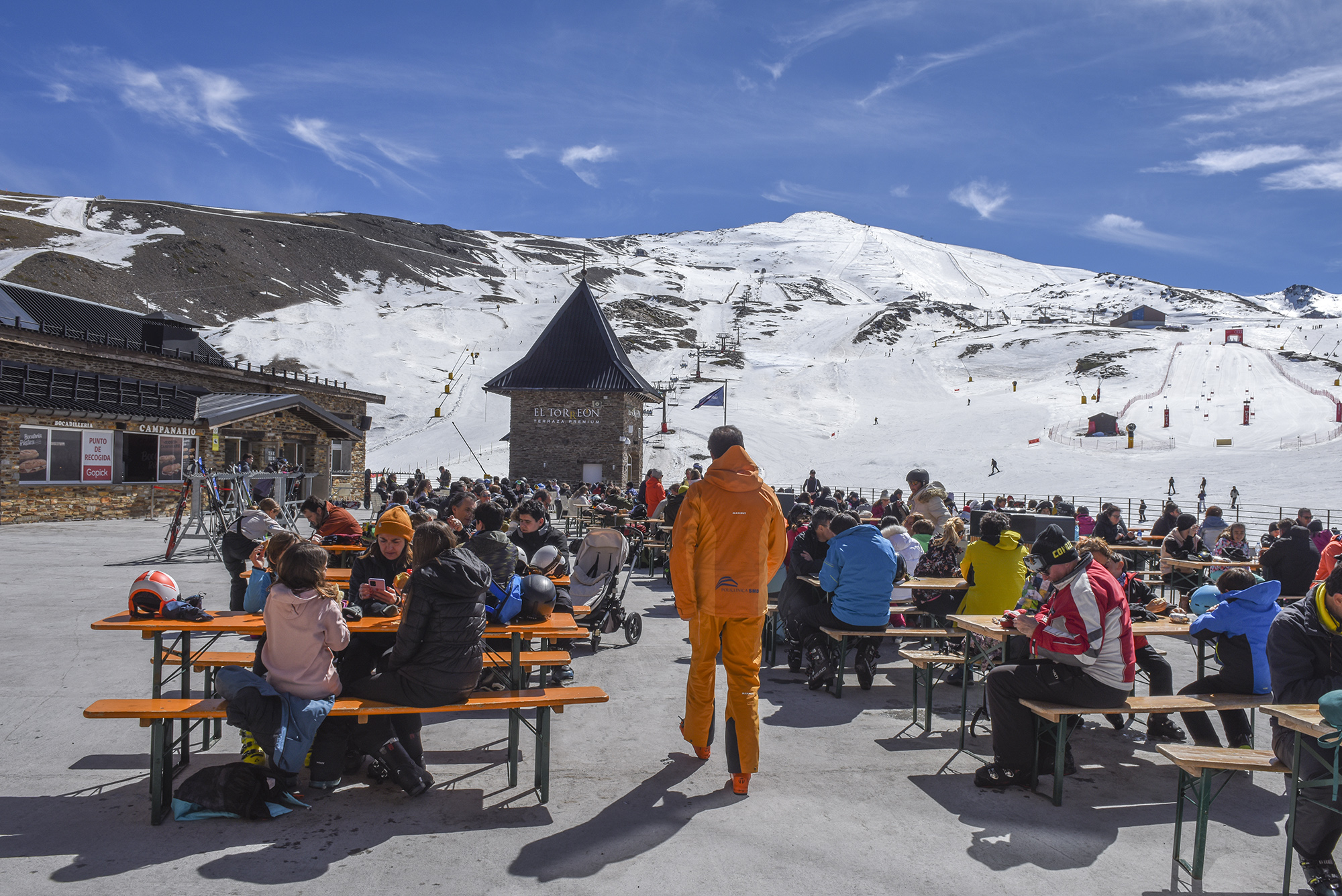 BORREGUILES (2,645M) © Michelle Chaplow
