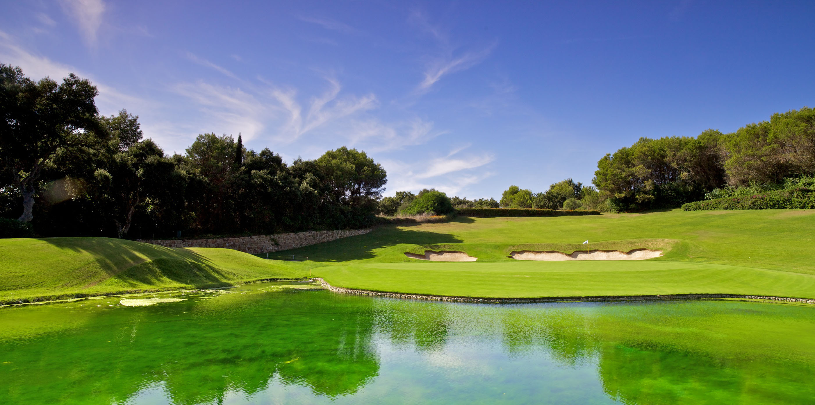 The 17th Hole at Valderrama © Golffoto.es