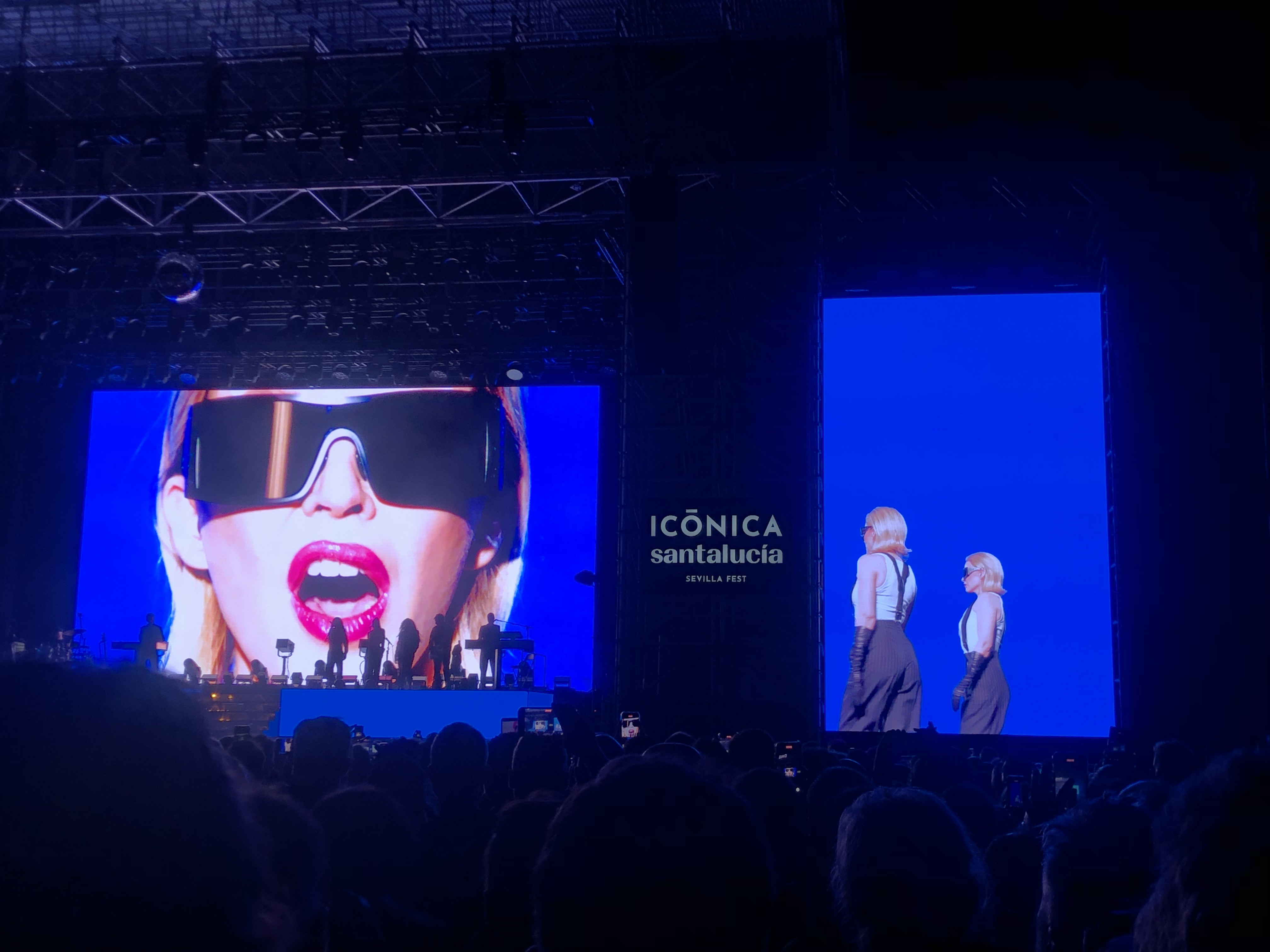 ©Fiona Flores Watson