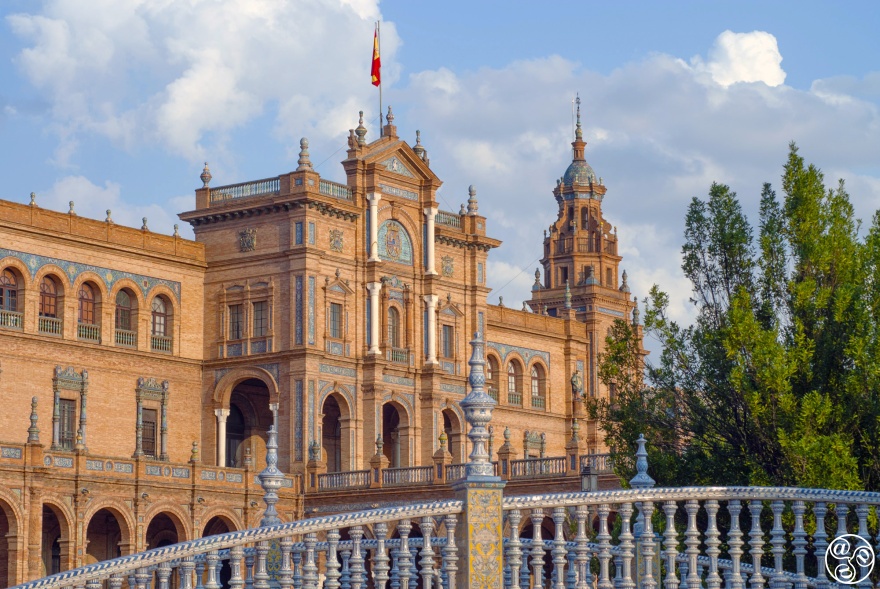 The sun-drenched Plaza de España in parque Maria Luisa  with ceramics made in Triana.