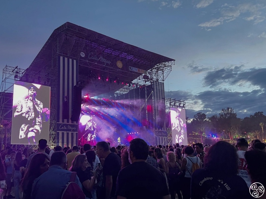 Duki, leading the new wave of Argentinian Rappers on the main Sunrise stage at sunset.  © Alex Cutts