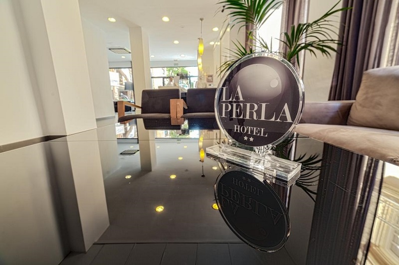Seating area in La Perla Hotel, Almeria © Booking.com / La Perla Hotel, Almeria
