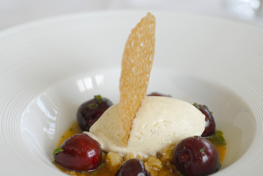 Marinated cherries with crumble, yogurt foam and vanilla ice cream © Michelle Chaplow