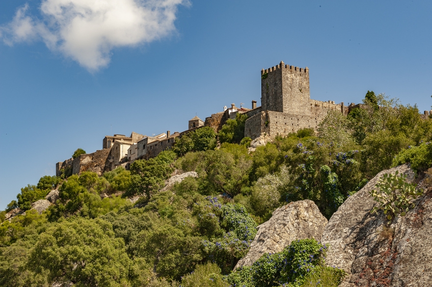 Castellar de la Frontera Castle is a 10th century Moorish fortress © Michelle Chaplow
