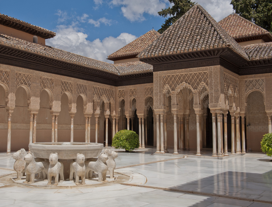 Patio de Los Leones, Alhambra Granada © Michelle Chaplow