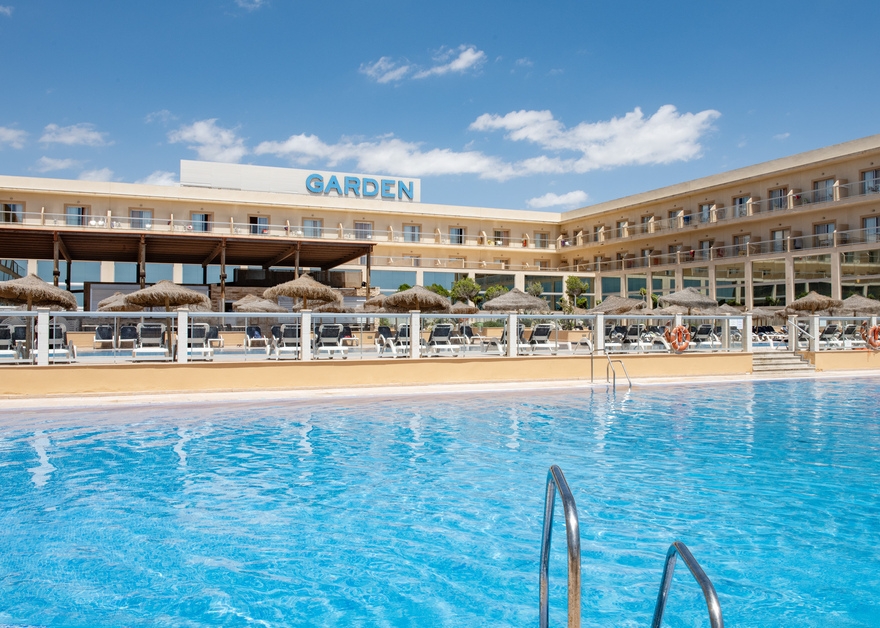 Garden Hotel In Retamar  © Michelle Chaplow