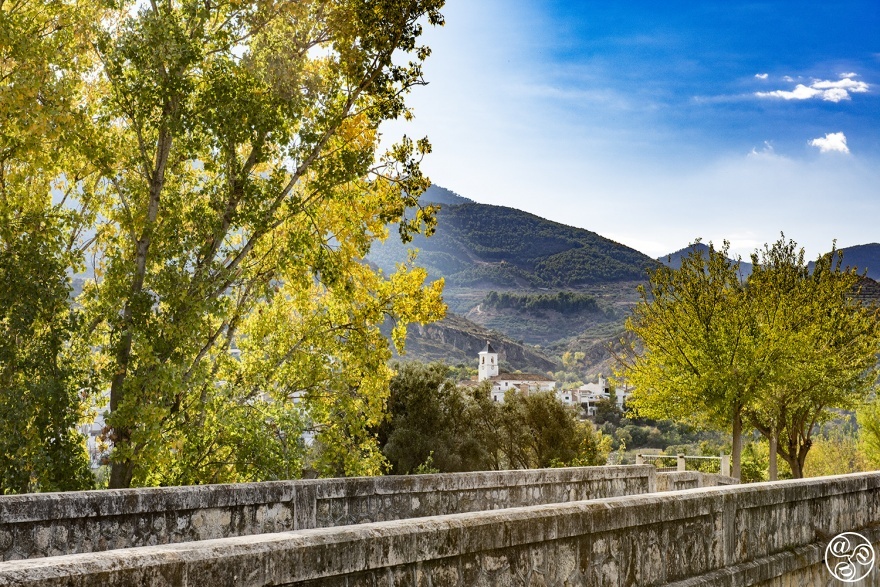  Restábal, from the historic stone bridge on the río Torrente © Moichelle Chaplow