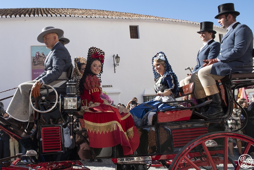 Goya's ladies in a horse drawn carriage, traditionally dressed, wearing ornate dresses and mantillas © Michelle Chaplow