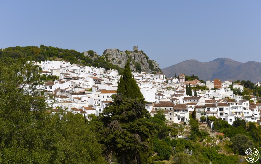 The enchanting white village of Gaucín, home to artist Sian Faber, where traditional charm meets creative inspiration © Michelle Chaplow