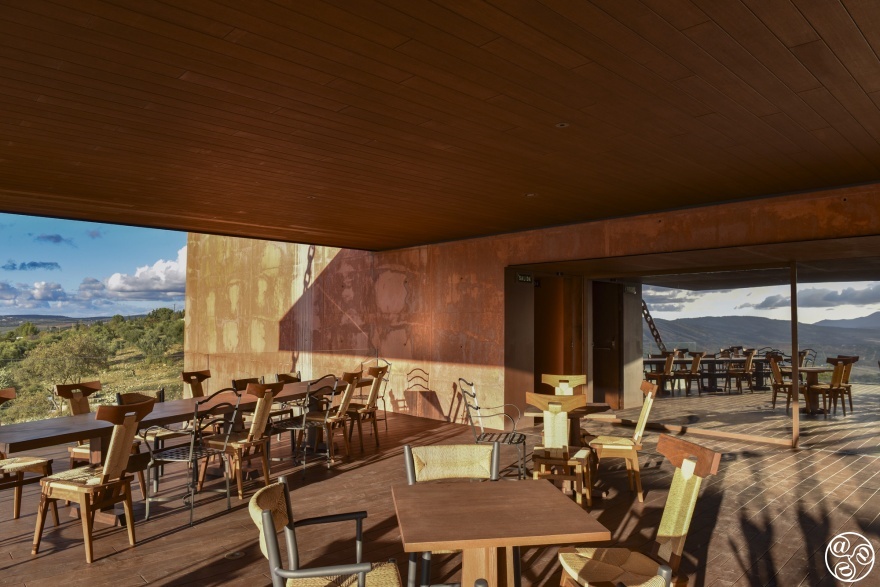  This level seems to float above the landscape, offering panoramic views of the Sierra de Grazalema and the Serranía de Ronda. © Michelle Chaplow