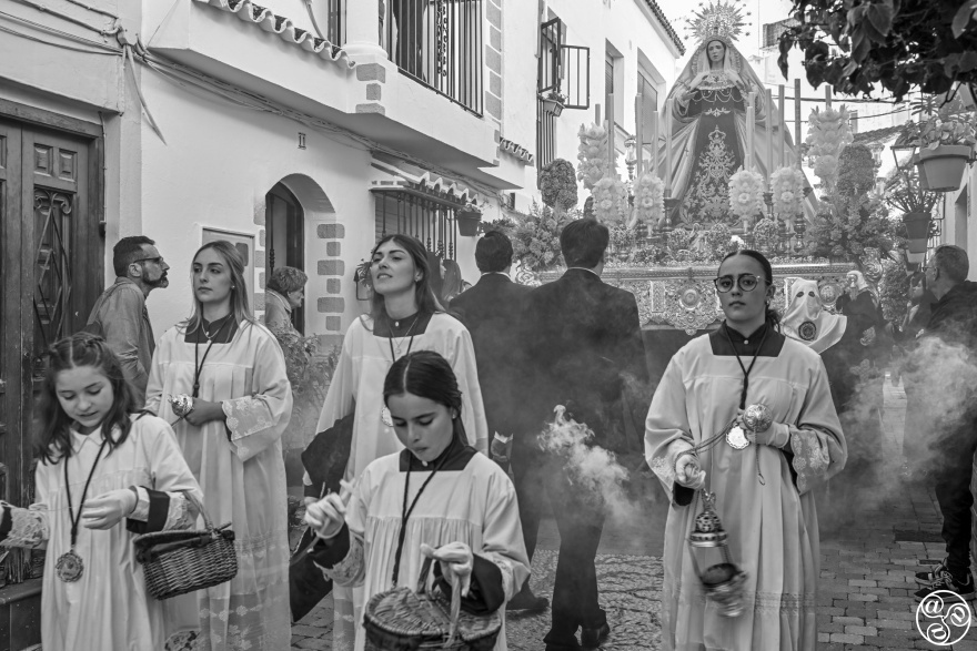 Palm Sunday fills the streets with incense and tradition—immersive traditions  © Michelle Chaplow