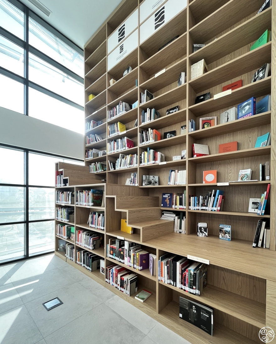 Mirador del Carmen Library, Estepona  Photo Gary Edwards
