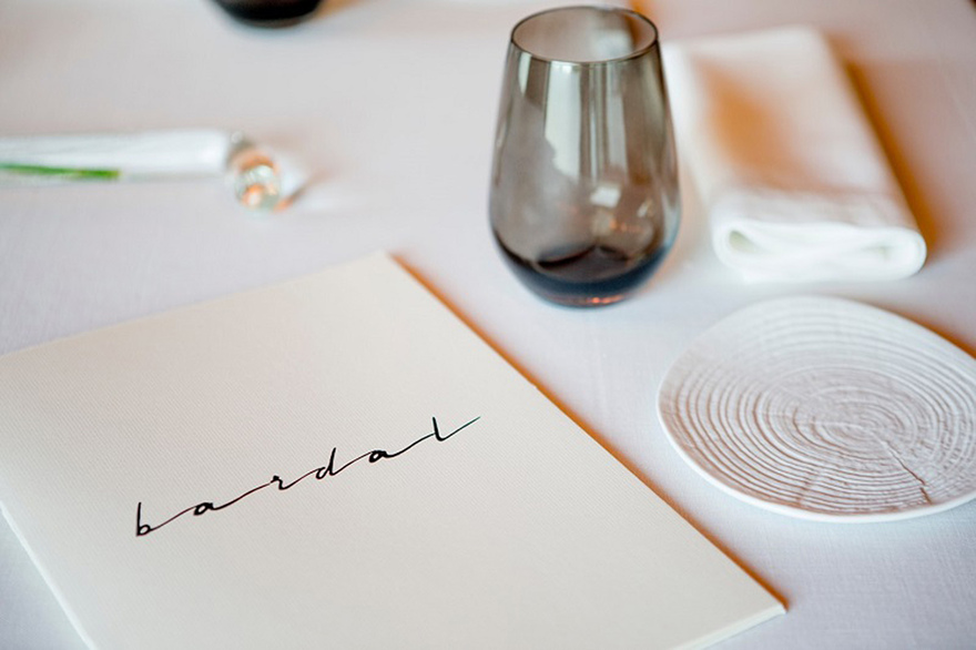 Chic minimalist design ©Restaurante Bardal