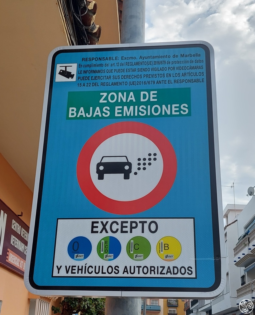Low Emission Zone (Zonas de Bajas Emisiones) sign in San Pedro centre