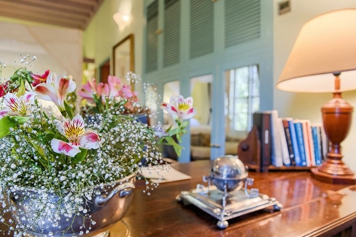 Beautiful interiors and displays © Booking.com / Casa Palacio de Carmona