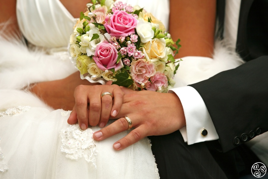 In Spanish, the bride’s bouquet is called ‘ramo de novia` © istock