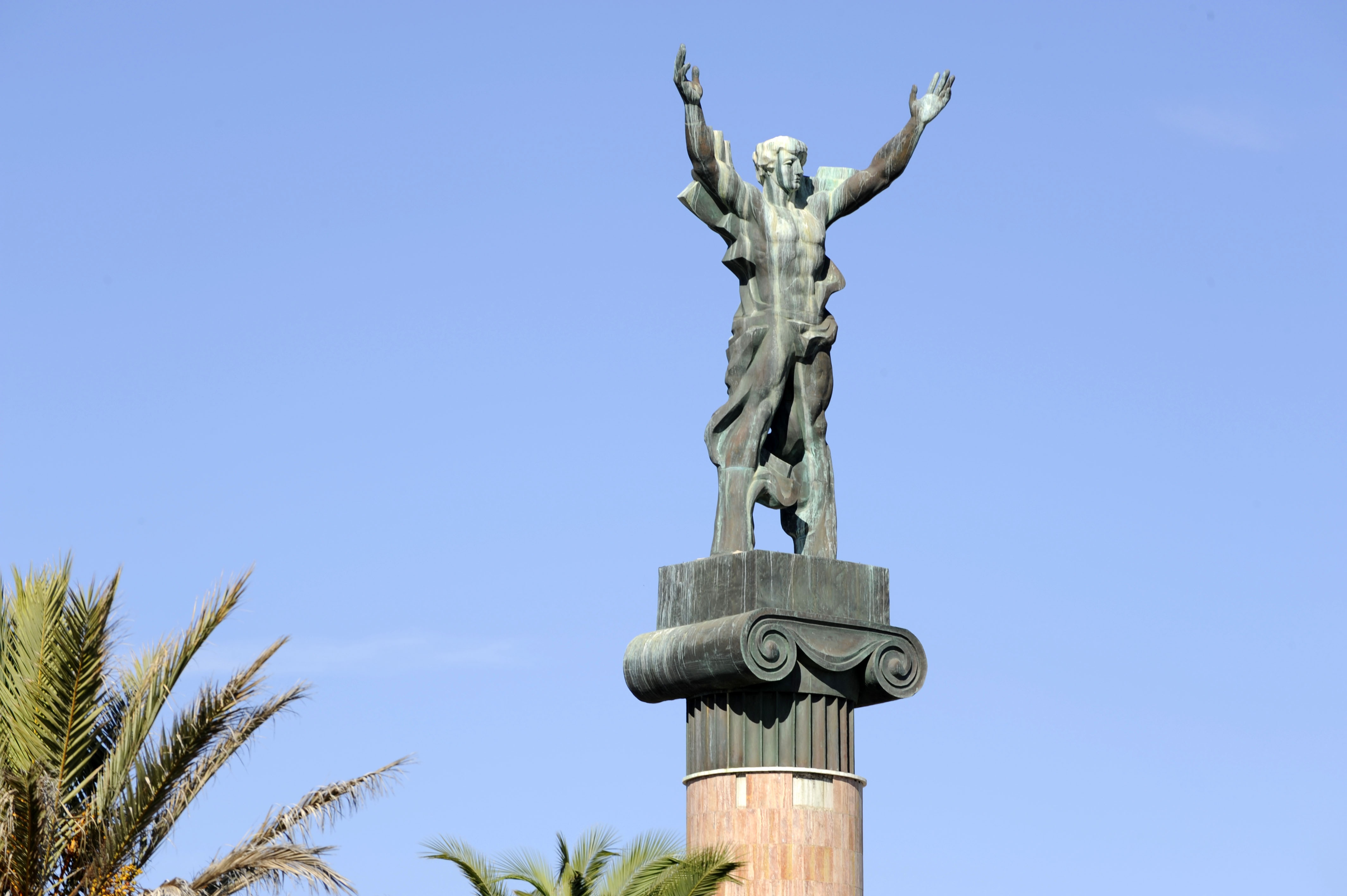 One of Puerto Banus' landmarks is the statue that stands in the middle of the roundabout at the coastal end of Avenida de Nacionales Unidas. The statue, called 'La Victoria' is built of bronze and copper and stands on top of a 26m (85ft) tall column of granite. It was designed by the famous Georgian sculptor, Zurab Tsereteli, and gifted to Puerto Banus in 1994 by the Mayor of Moscow. © Michelle Chaplow