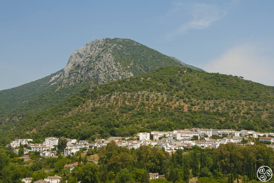 River Majaceite between the towns of El Bosque and Benamahoma on the  province of Cadiz, Spain Stock Photo - Alamy