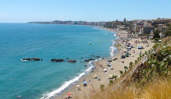 The expansive beaches of Fuengirola, a holiday calls © Michelle Chaplow