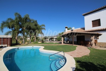 Finca in Estepona - Photo by Campomar
