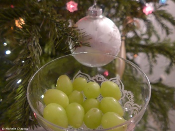 12 lucky grapes, one for each month of the forthcoming year. © Michelle Chaplow