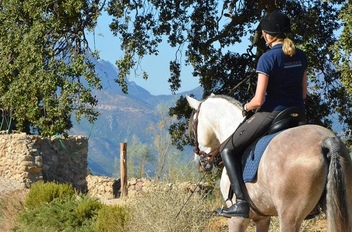 Horseback excursion © Booking.com / La Donaira