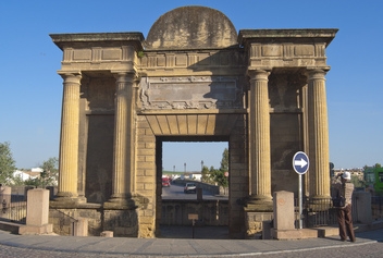 Puerta de la Puente © Michelle Chaplow