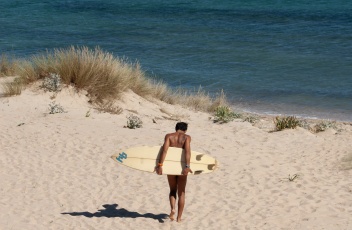 Discover the unspoiled beaches with golden sands in Barbate, Costa de la Luz.  © Michelle Chaplow