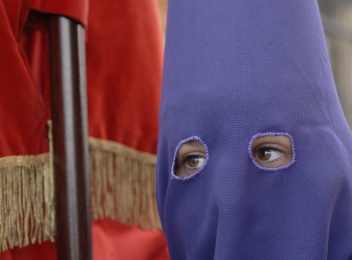 Hermandad del Santisimo Cristo de los Remedios Y Nuestra Senora de Las Angustias Semana Santa Vienes Santo Holy week Processions in Andalucia. © Michelle Chaplow