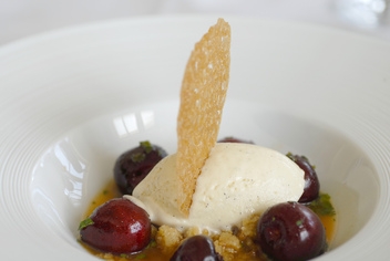 Marinated cherries with crumble, yogurt foam and vanilla ice cream © Michelle Chaplow