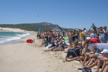 Front line view for the finals of the Tarifa Wing Pro 2026 © Michelle Chaplow