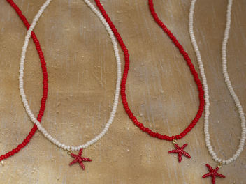 Summer finds at the Soto Market © Michelle Chaplow