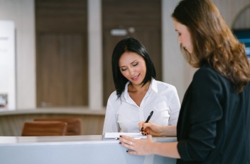 Try to turn every day appointments in your daily life into an opportunity to practice the language © istock