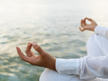 Inner peace, yoga by the sea in Andalucia © istock 