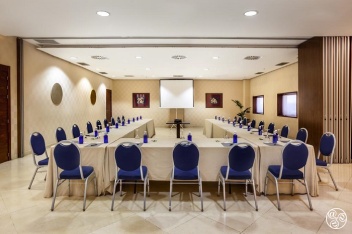 Well dressed conference space © Booking.com / Barceló Granada Congress